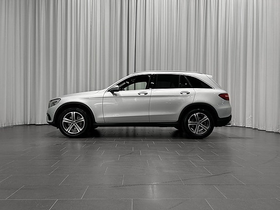 Mercedes-Benz GLC 220 d 2 of 14