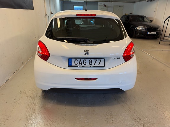 Peugeot 208 3 of 6