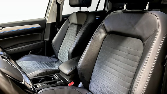 Volkswagen Passat 8 of 25