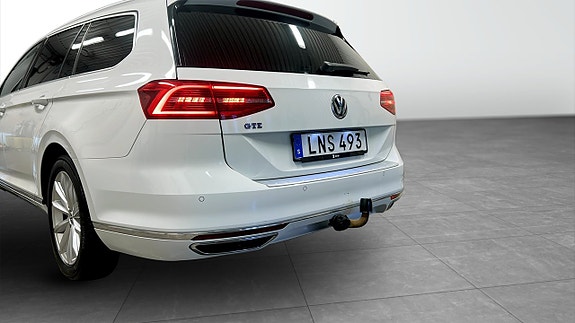 Volkswagen Passat 14 of 25