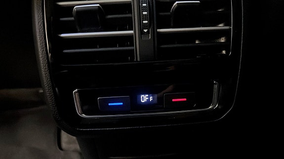 Volkswagen Passat 24 of 25