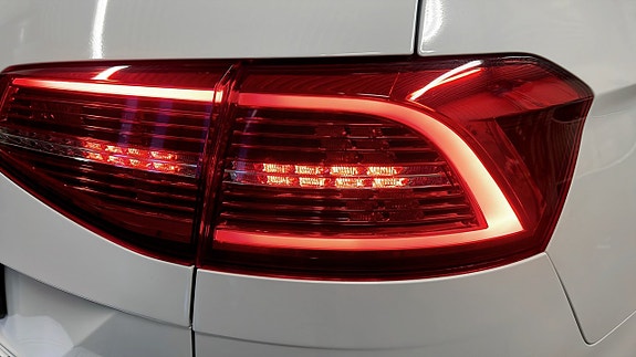 Volkswagen Passat 16 of 25
