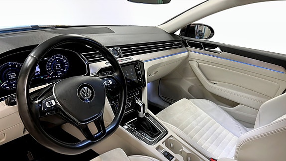 Volkswagen Passat 7 of 26