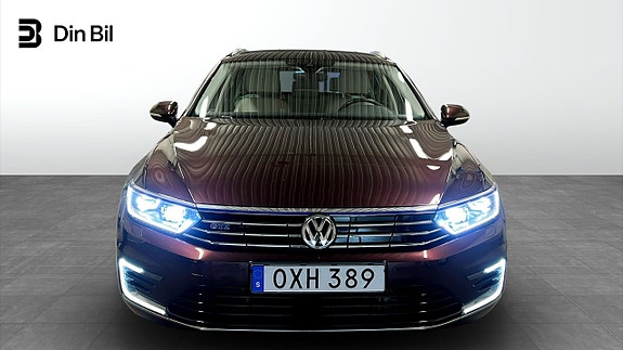 Volkswagen Passat 4 of 26