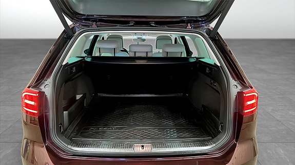 Volkswagen Passat 12 of 26
