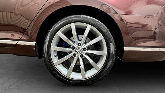 Volkswagen Passat 6 of 26