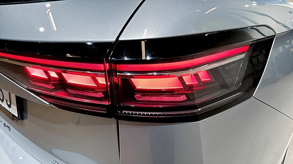 Volkswagen Passat 16 of 23
