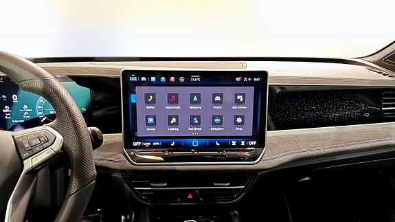 Volkswagen Passat 10 of 23