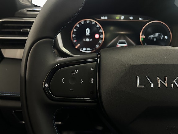Lynk & Co 01 22 of 30