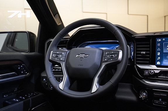 Chevrolet Silverado EV 18 of 27