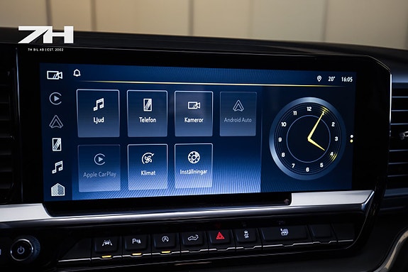 Chevrolet Silverado EV 24 of 27