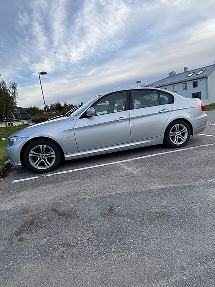 BMW 318d 4 of 6