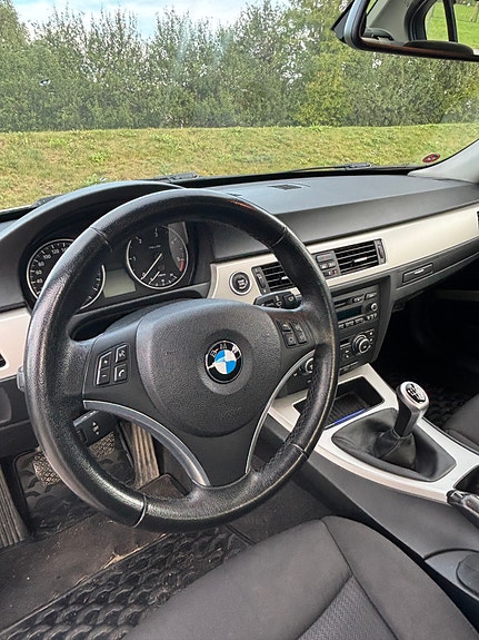 BMW 318d 5 of 6