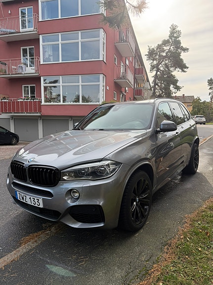 BMW X5 2 of 9