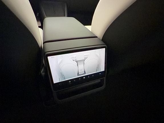 Tesla Model 3 23 of 30