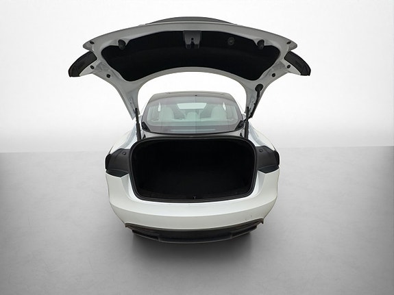 Tesla Model 3 28 of 30