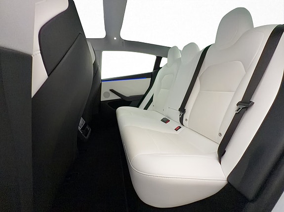 Tesla Model 3 27 of 30