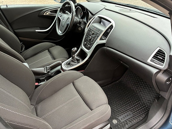 Opel Astra 12 of 13
