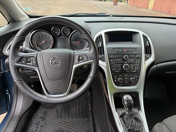 Opel Astra 13 of 13