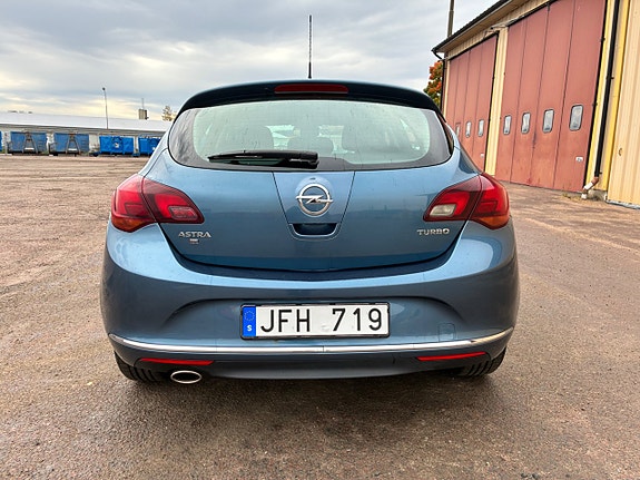 Opel Astra 4 of 13