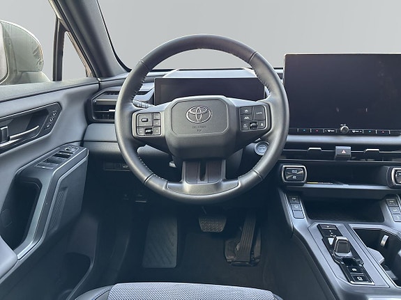 Toyota RAV4 9 of 11