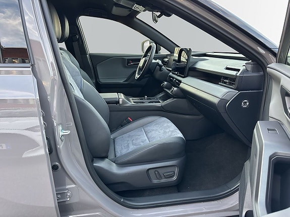 Toyota RAV4 6 of 11