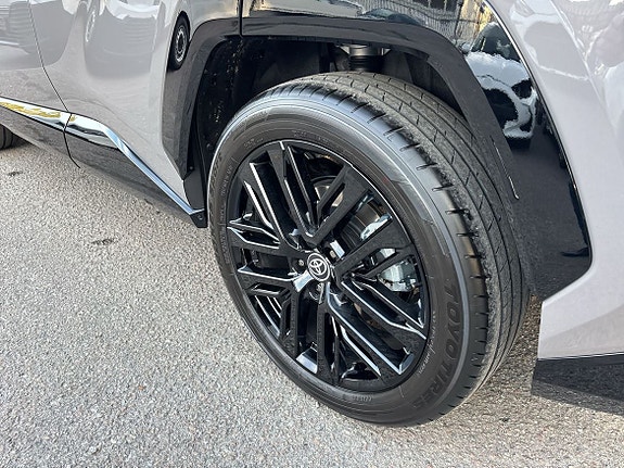 Toyota RAV4 11 of 11