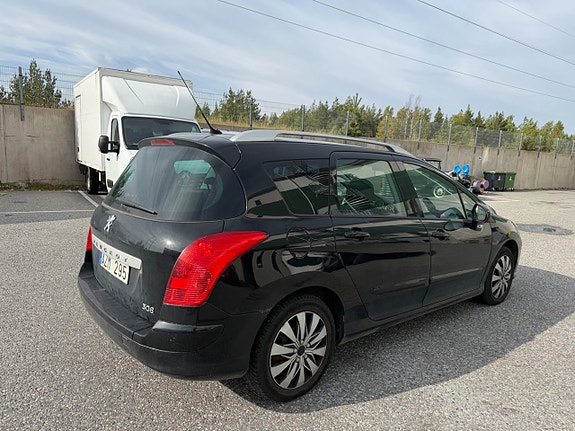 Peugeot 308 SW 4 of 9
