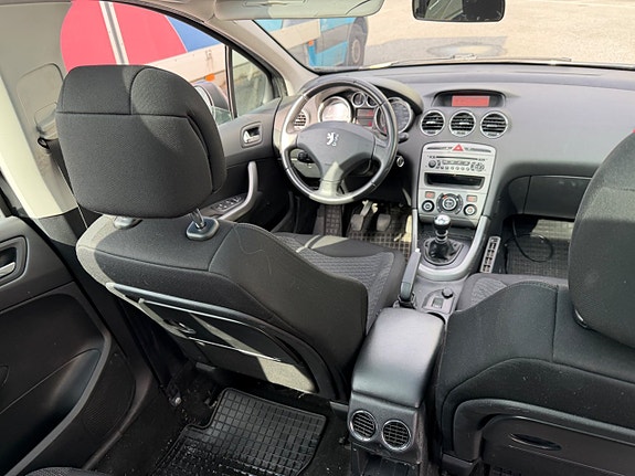 Peugeot 308 SW 9 of 9