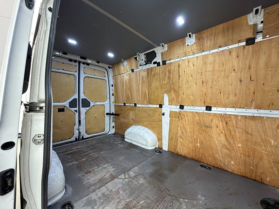 Volkswagen Crafter 14 of 30