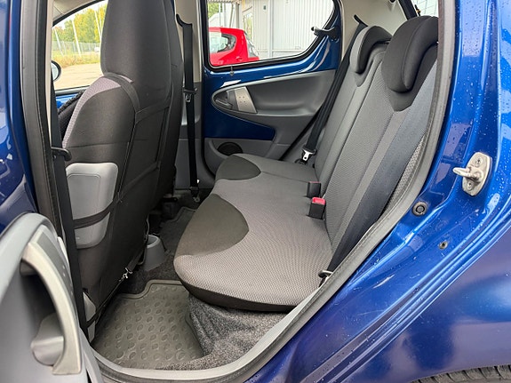Toyota Aygo 13 of 21