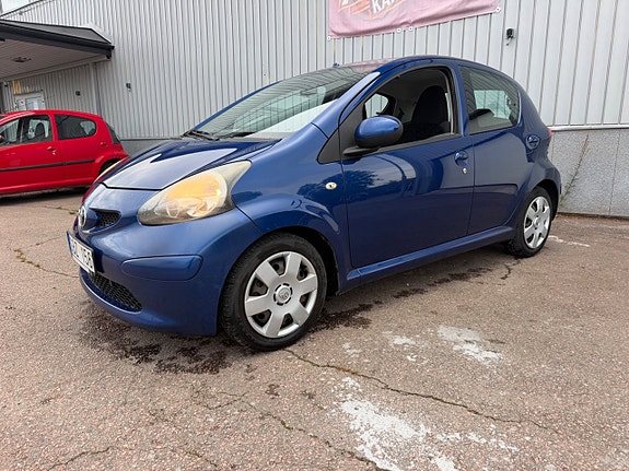 Toyota Aygo 2 of 21