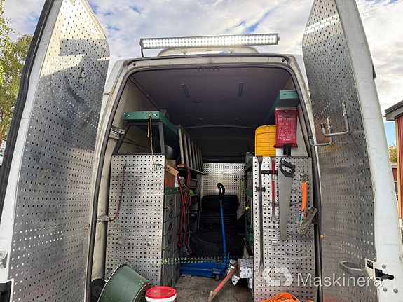 Ford Transit 5 of 9