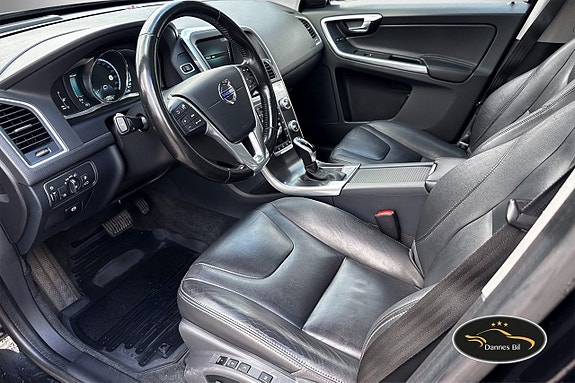 Volvo XC60 11 of 30