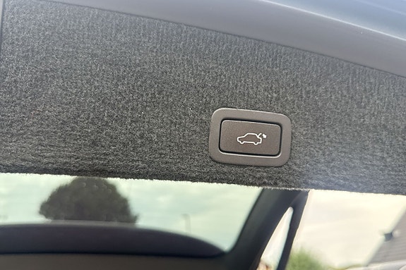 Volvo XC60 14 of 30