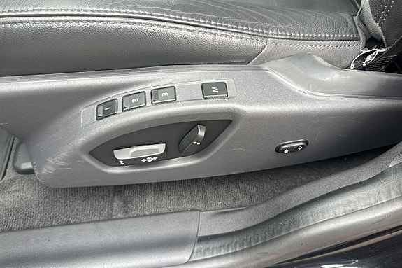 Volvo XC60 15 of 30