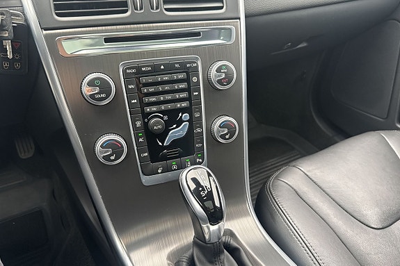 Volvo XC60 17 of 30