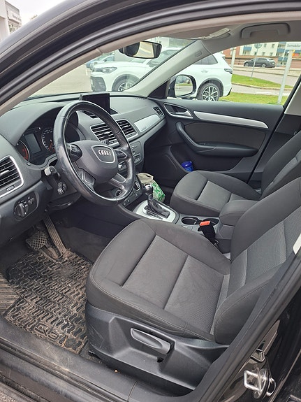 Audi Q3 4 of 5