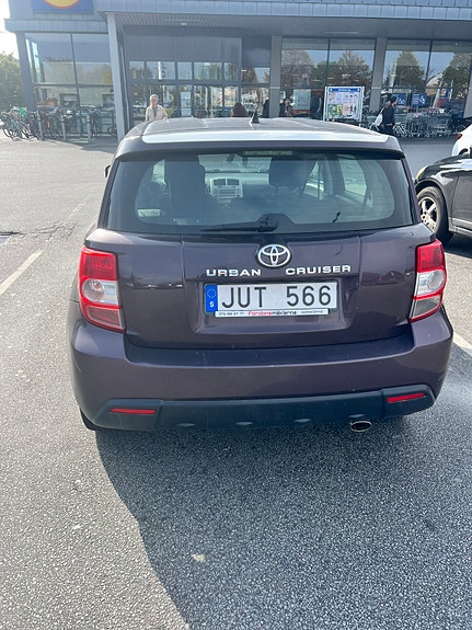 Toyota Urban Cruiser 2 of 9