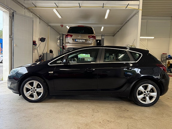 Opel Astra 8 of 20