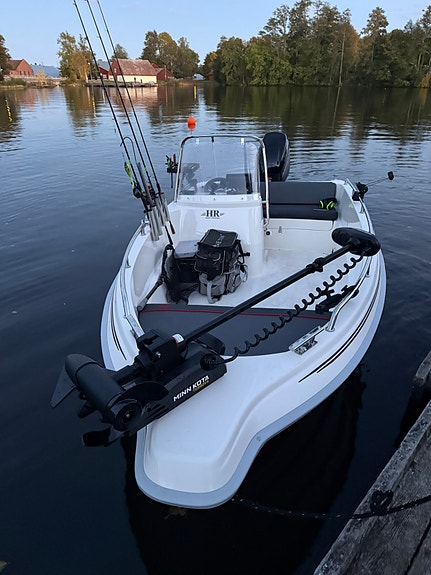 HR 460 Fishing 2 of 15