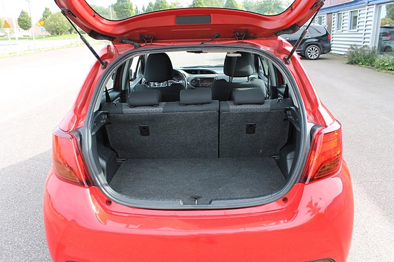 Toyota Yaris 9 of 9