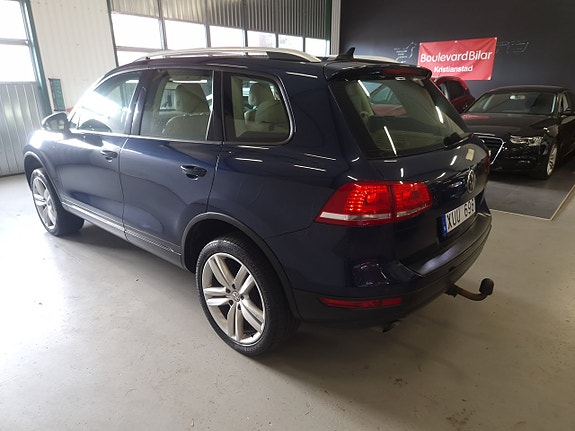 Volkswagen Touareg 4 of 16