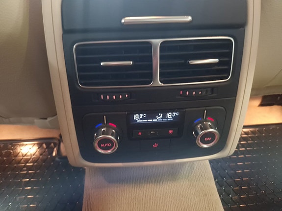 Volkswagen Touareg 9 of 16