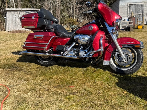 Harley-Davidson Electra Glide Ultra Classic 3 of 5