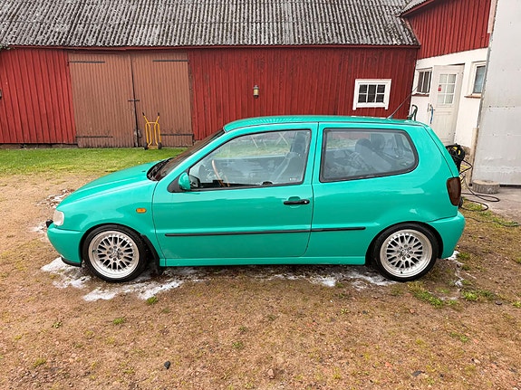 Volkswagen Polo 2 of 9