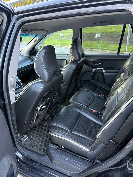 Volvo XC90 8 of 11