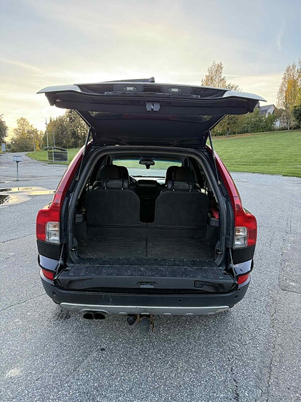 Volvo XC90 6 of 11