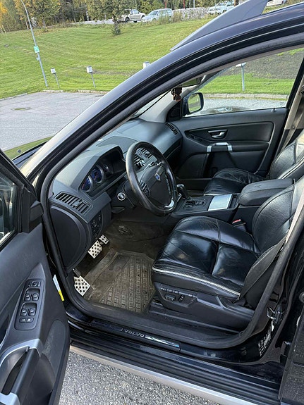 Volvo XC90 9 of 11