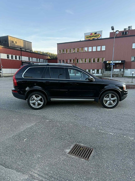 Volvo XC90 5 of 11